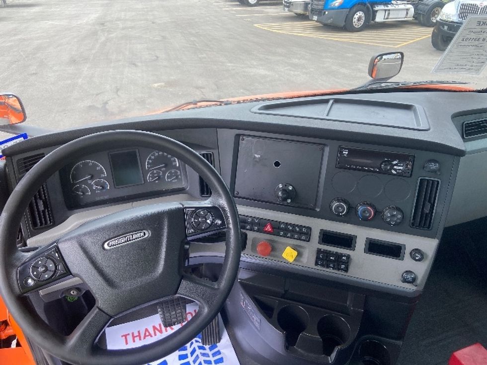 Day Cab Tractor-Heavy Duty Tractors-Freightliner-2019-T11664ST-San Antonio-TX-278,574\n\t\tmiles-$ 49,750 - Image 11