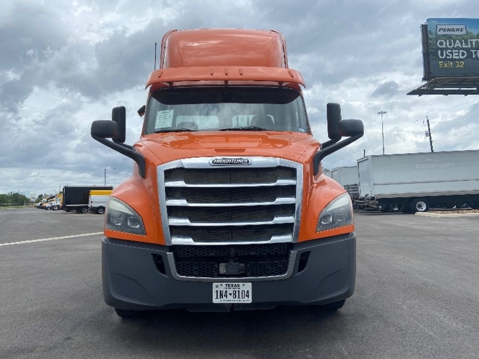 Day Cab Tractor-Heavy Duty Tractors-Freightliner-2019-T11664ST-San Antonio-TX-278,574\n\t\tmiles-$ 49,750 - Image 2