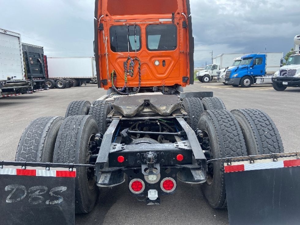 Day Cab Tractor-Heavy Duty Tractors-Freightliner-2019-T11664ST-San Antonio-TX-278,574\n\t\tmiles-$ 49,750 - Image 6