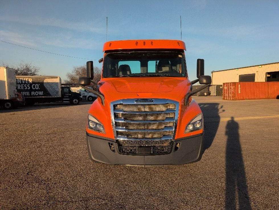 Day Cab Tractor-Heavy Duty Tractors-Freightliner-2019-T11664ST-San Antonio-TX-284,374\n\t\tmiles-$ 45,250 - Image 2