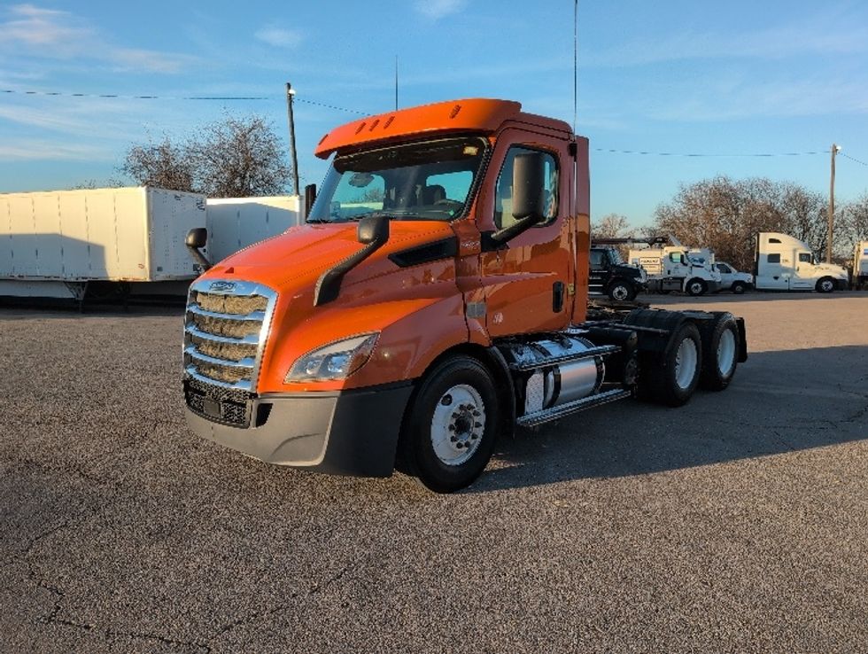 Day Cab Tractor-Heavy Duty Tractors-Freightliner-2019-T11664ST-San Antonio-TX-284,374\n\t\tmiles-$ 45,250 - Image 3