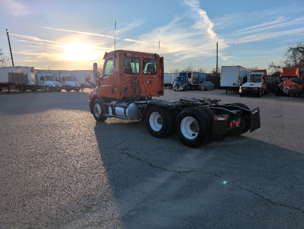 Day Cab Tractor-Heavy Duty Tractors-Freightliner-2019-T11664ST-San Antonio-TX-284,374\n\t\tmiles-$ 45,250 - Image 5