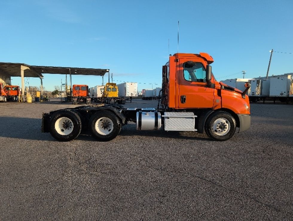 Day Cab Tractor-Heavy Duty Tractors-Freightliner-2019-T11664ST-San Antonio-TX-284,374\n\t\tmiles-$ 45,250 - Image 8