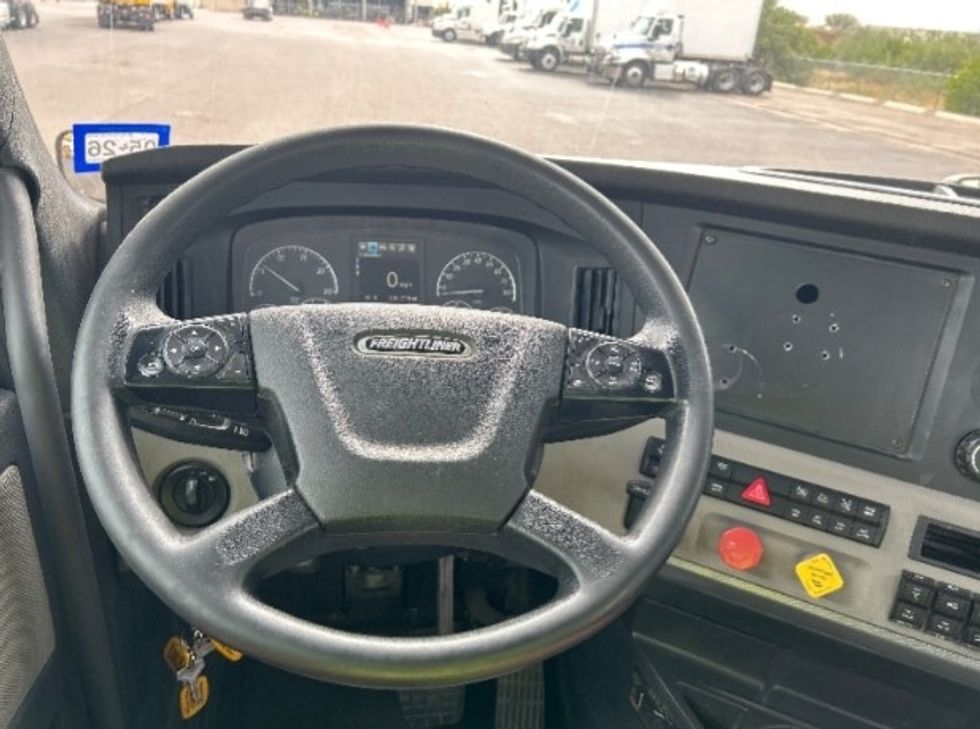 Day Cab Tractor-Heavy Duty Tractors-Freightliner-2019-T11664ST-San Antonio-TX-292,483\n\t\tmiles-$ 48,250 - Image 11