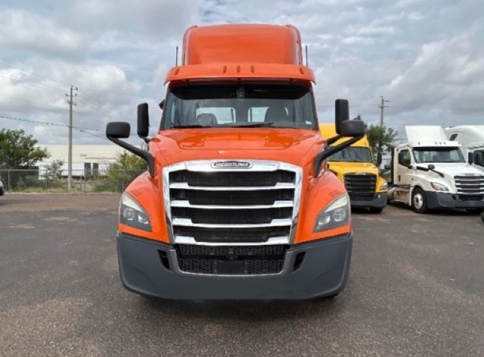 Day Cab Tractor-Heavy Duty Tractors-Freightliner-2019-T11664ST-San Antonio-TX-292,483\n\t\tmiles-$ 48,250 - Image 2