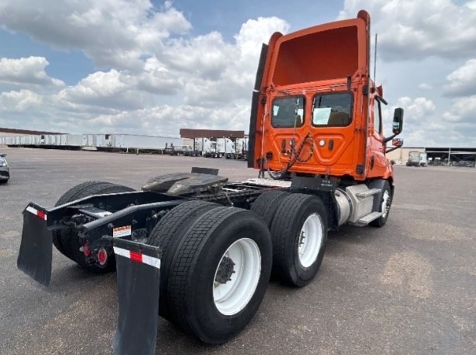 Day Cab Tractor-Heavy Duty Tractors-Freightliner-2019-T11664ST-San Antonio-TX-292,483\n\t\tmiles-$ 48,250 - Image 7