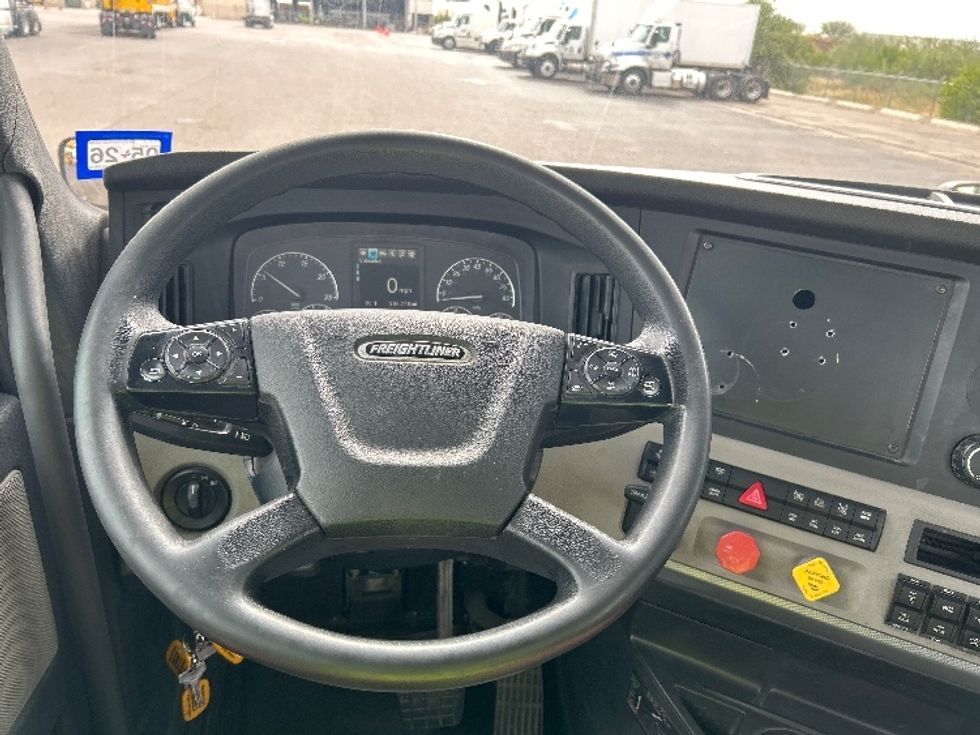 Day Cab Tractor-Heavy Duty Tractors-Freightliner-2019-T11664ST-San Antonio-TX-302,261\n\t\tmiles-$ 47,750 - Image 11