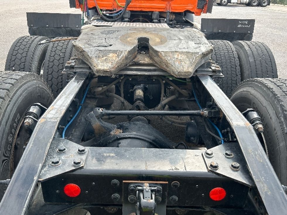 Day Cab Tractor-Heavy Duty Tractors-Freightliner-2019-T11664ST-San Antonio-TX-302,261\n\t\tmiles-$ 47,750 - Image 6