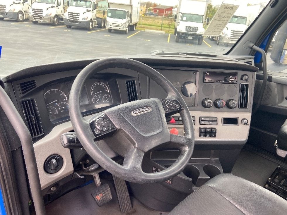 Day Cab Tractor-Heavy Duty Tractors-Freightliner-2019-T11664ST-San Antonio-TX-303,167\n\t\tmiles-$ 49,250 - Image 10