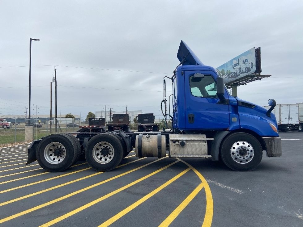 Day Cab Tractor-Heavy Duty Tractors-Freightliner-2019-T11664ST-San Antonio-TX-303,167\n\t\tmiles-$ 49,250 - Image 8