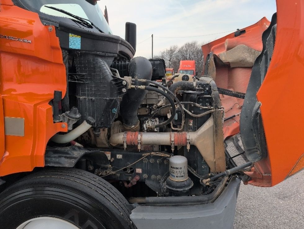 Day Cab Tractor-Heavy Duty Tractors-Freightliner-2019-T11664ST-San Antonio-TX-322,664\n\t\tmiles-$ 42,500 - Image 15