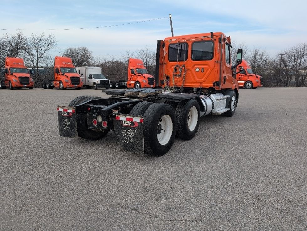 Day Cab Tractor-Heavy Duty Tractors-Freightliner-2019-T11664ST-San Antonio-TX-322,664\n\t\tmiles-$ 42,500 - Image 7