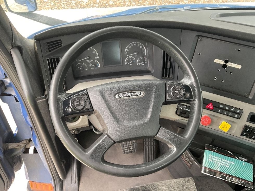 Day Cab Tractor-Heavy Duty Tractors-Freightliner-2019-T11664ST-San Antonio-TX-344,755\n\t\tmiles-$ 43,250 - Image 12
