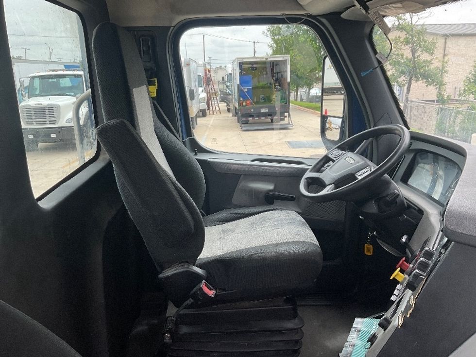 Day Cab Tractor-Heavy Duty Tractors-Freightliner-2019-T11664ST-San Antonio-TX-344,755\n\t\tmiles-$ 43,250 - Image 15