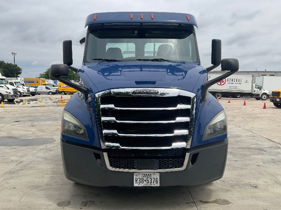 Day Cab Tractor-Heavy Duty Tractors-Freightliner-2019-T11664ST-San Antonio-TX-344,755\n\t\tmiles-$ 43,250 - Image 2