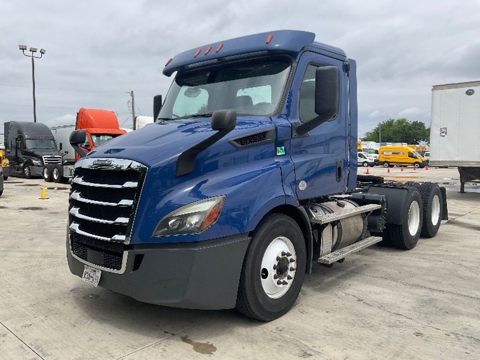 Day Cab Tractor-Heavy Duty Tractors-Freightliner-2019-T11664ST-San Antonio-TX-344,755\n\t\tmiles-$ 43,250 - Image 3