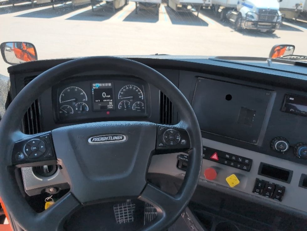 Day Cab Tractor-Heavy Duty Tractors-Freightliner-2019-T11664ST-San Antonio-TX-400,824\n\t\tmiles-$ 42,500 - Image 11