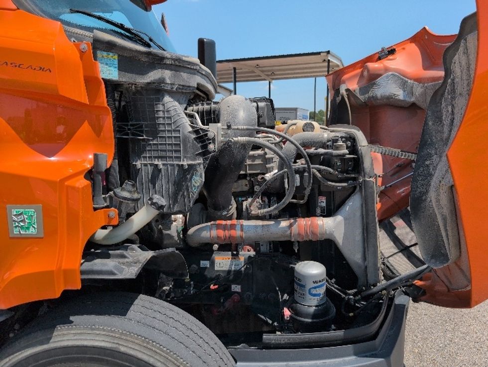 Day Cab Tractor-Heavy Duty Tractors-Freightliner-2019-T11664ST-San Antonio-TX-400,824\n\t\tmiles-$ 42,500 - Image 15