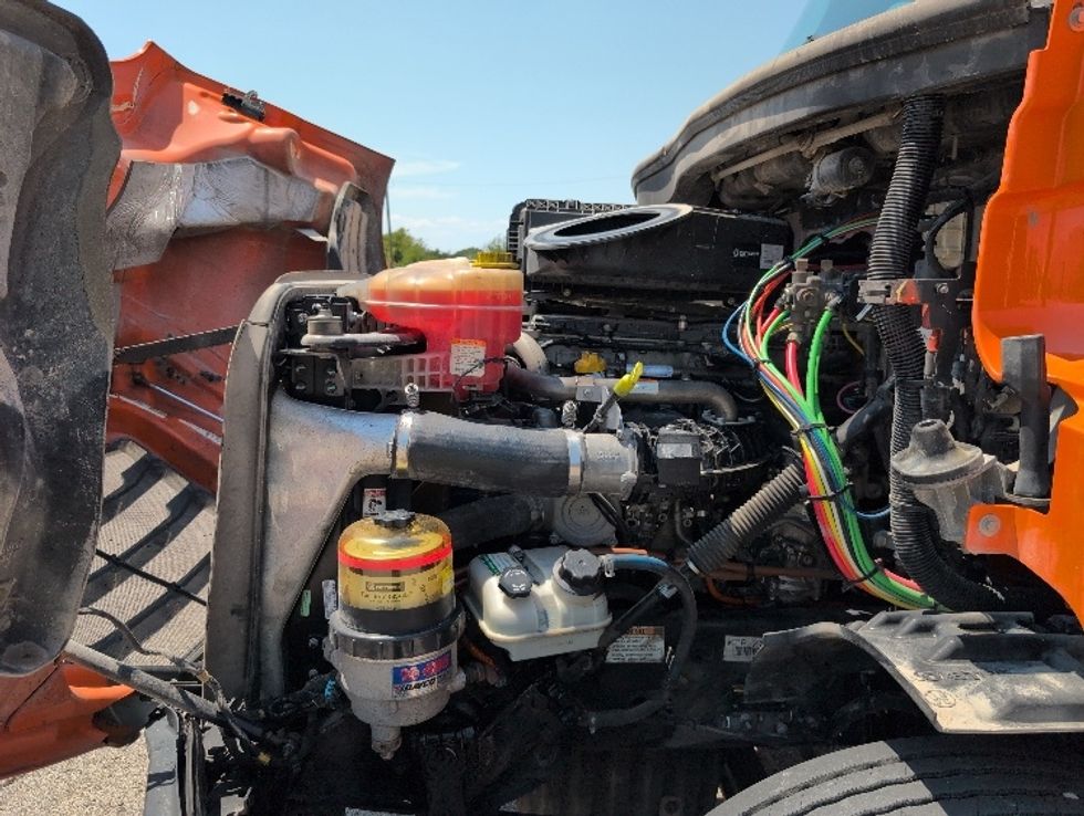 Day Cab Tractor-Heavy Duty Tractors-Freightliner-2019-T11664ST-San Antonio-TX-400,824\n\t\tmiles-$ 42,500 - Image 16