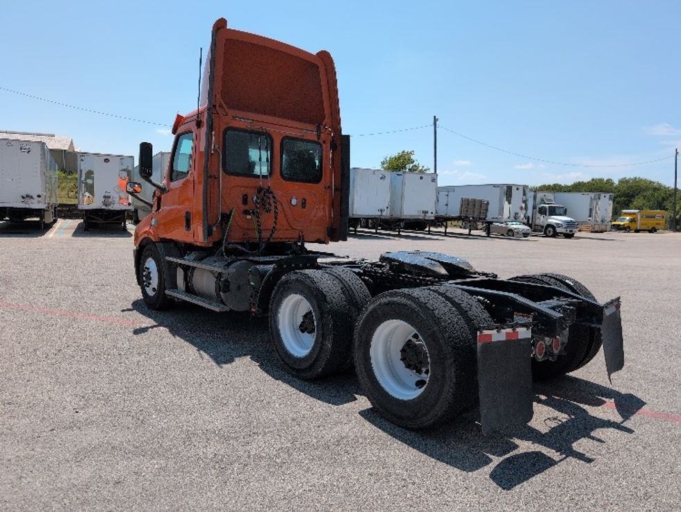 Day Cab Tractor-Heavy Duty Tractors-Freightliner-2019-T11664ST-San Antonio-TX-400,824\n\t\tmiles-$ 42,500 - Image 5