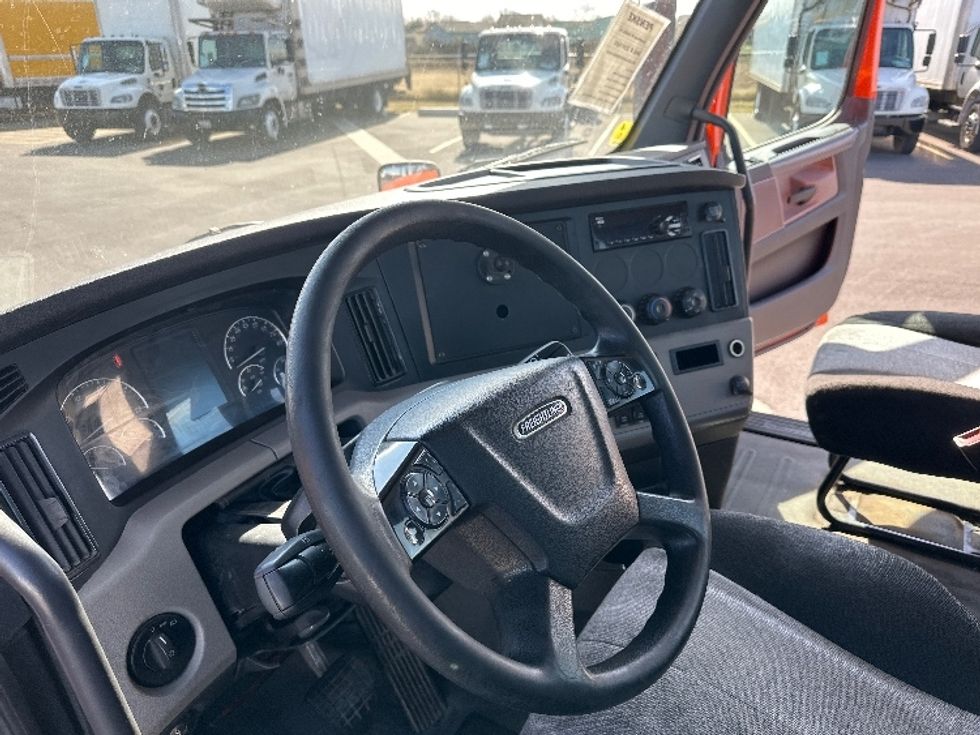 Day Cab Tractor-Heavy Duty Tractors-Freightliner-2019-T11664ST-San Antonio-TX-406,213\n\t\tmiles-$ 47,750 - Image 10