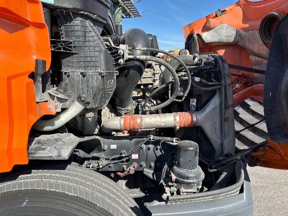 Day Cab Tractor-Heavy Duty Tractors-Freightliner-2019-T11664ST-San Antonio-TX-406,213\n\t\tmiles-$ 47,750 - Image 15