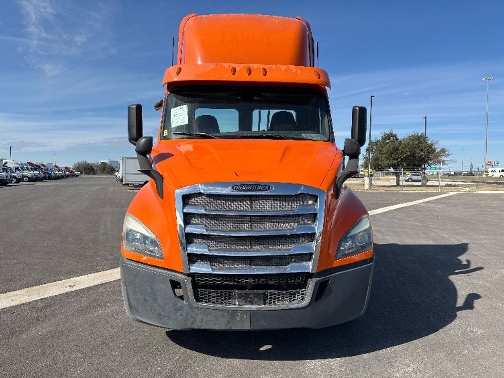 Day Cab Tractor-Heavy Duty Tractors-Freightliner-2019-T11664ST-San Antonio-TX-406,213\n\t\tmiles-$ 47,750 - Image 2