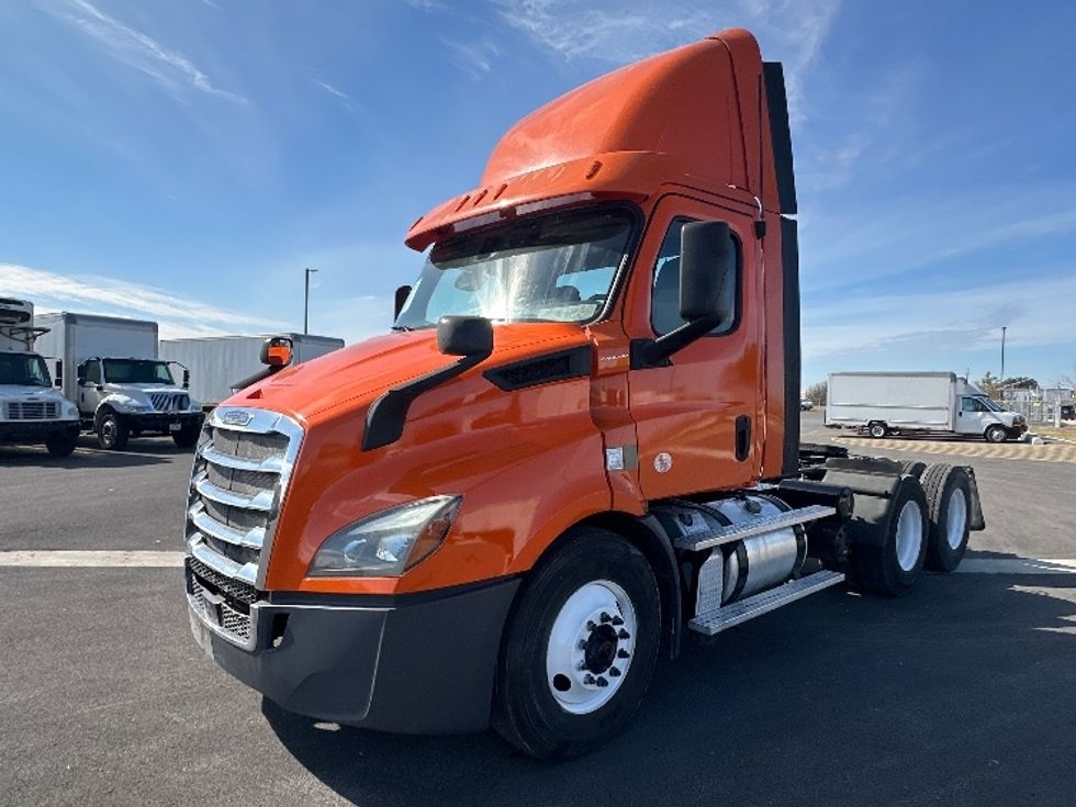 Day Cab Tractor-Heavy Duty Tractors-Freightliner-2019-T11664ST-San Antonio-TX-406,213\n\t\tmiles-$ 47,750 - Image 3