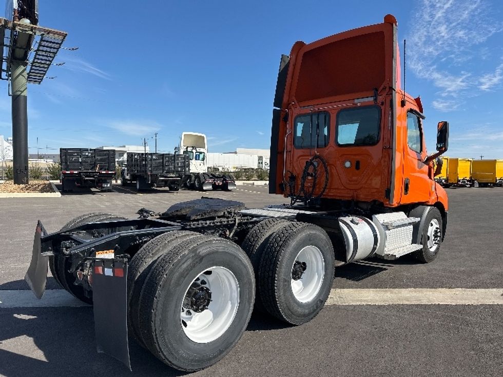 Day Cab Tractor-Heavy Duty Tractors-Freightliner-2019-T11664ST-San Antonio-TX-406,213\n\t\tmiles-$ 47,750 - Image 7