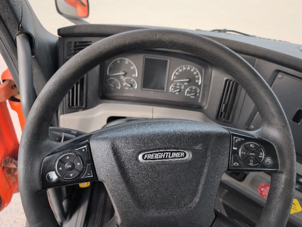 Day Cab Tractor-Heavy Duty Tractors-Freightliner-2019-T11664ST-San Antonio-TX-420,824\n\t\tmiles-$ 37,500 - Image 11
