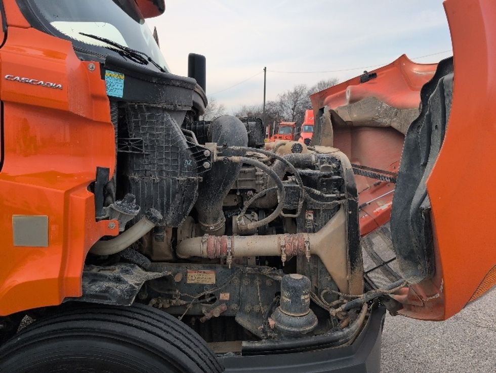 Day Cab Tractor-Heavy Duty Tractors-Freightliner-2019-T11664ST-San Antonio-TX-420,824\n\t\tmiles-$ 37,500 - Image 15