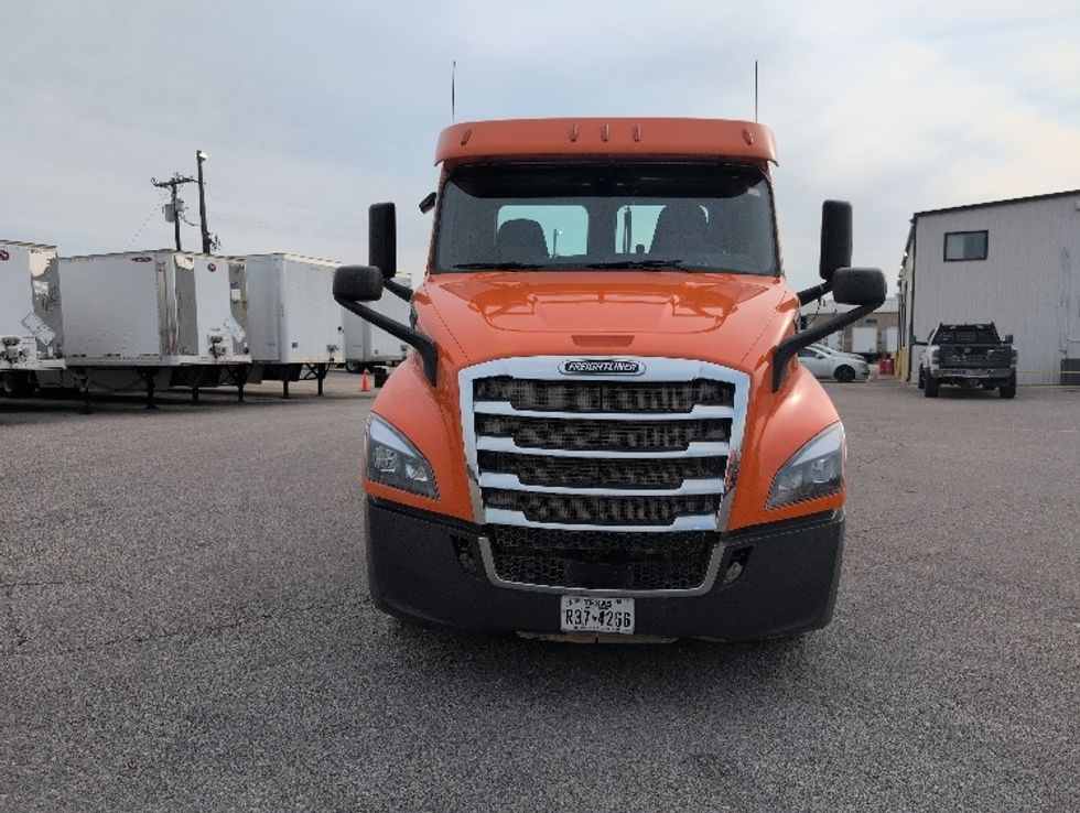 Day Cab Tractor-Heavy Duty Tractors-Freightliner-2019-T11664ST-San Antonio-TX-420,824\n\t\tmiles-$ 37,500 - Image 2