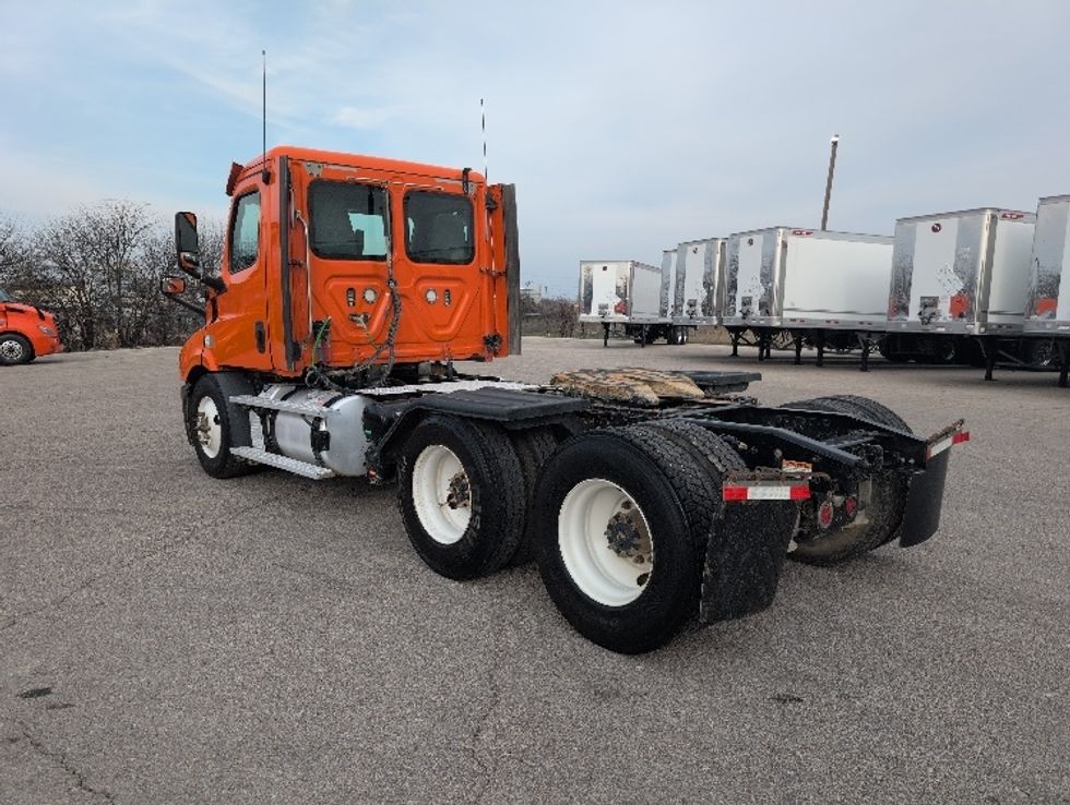 Day Cab Tractor-Heavy Duty Tractors-Freightliner-2019-T11664ST-San Antonio-TX-420,824\n\t\tmiles-$ 37,500 - Image 5
