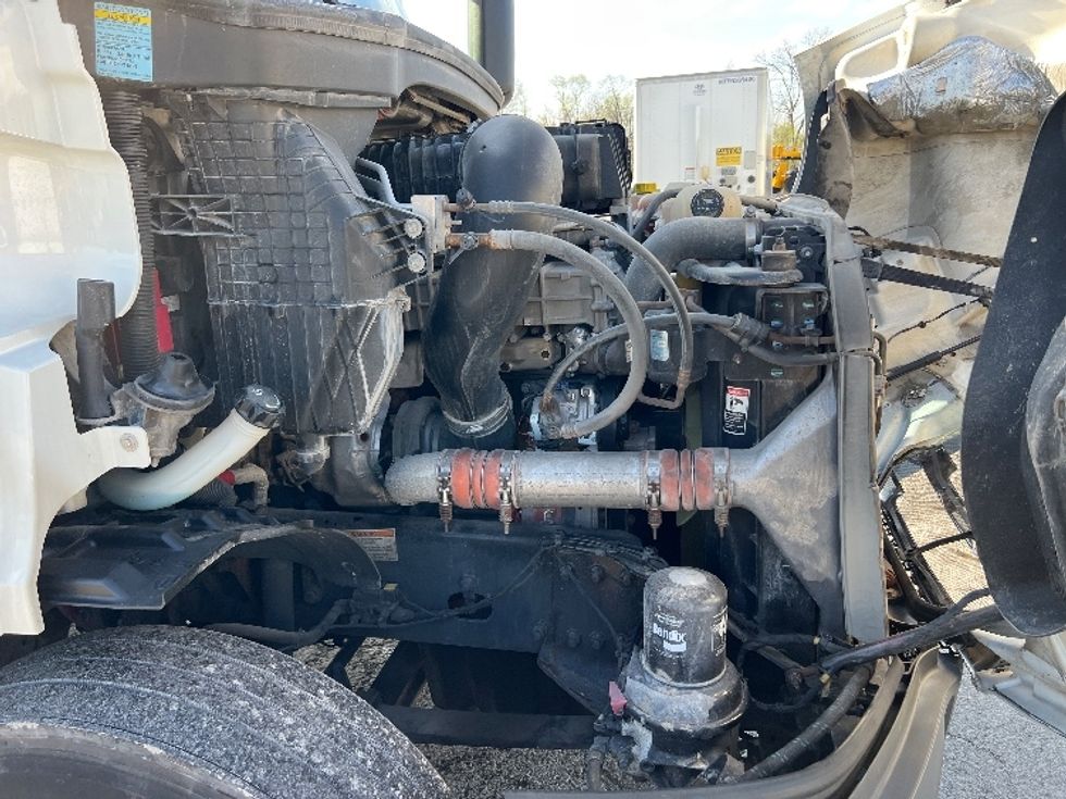 Day Cab Tractor-Heavy Duty Tractors-Freightliner-2019-T11664ST-Sellersburg-IN-554,882\n\t\tmiles-$ 33,750 - Image 15