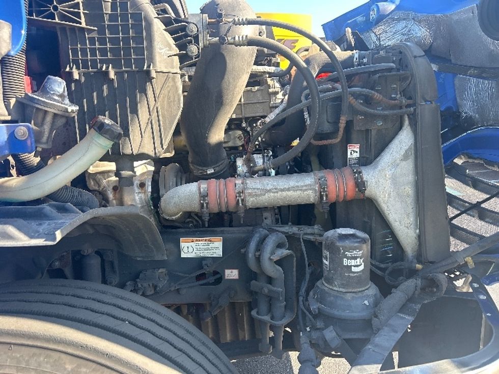Day Cab Tractor-Heavy Duty Tractors-Freightliner-2019-T11664ST-Swedesboro-NJ-260,389\n\t\tmiles-$ 40,500 - Image 15