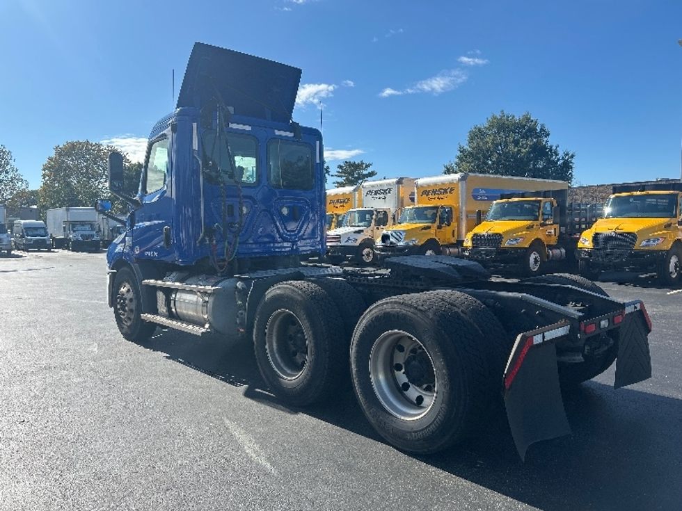 Day Cab Tractor-Heavy Duty Tractors-Freightliner-2019-T11664ST-Swedesboro-NJ-260,389\n\t\tmiles-$ 40,500 - Image 5