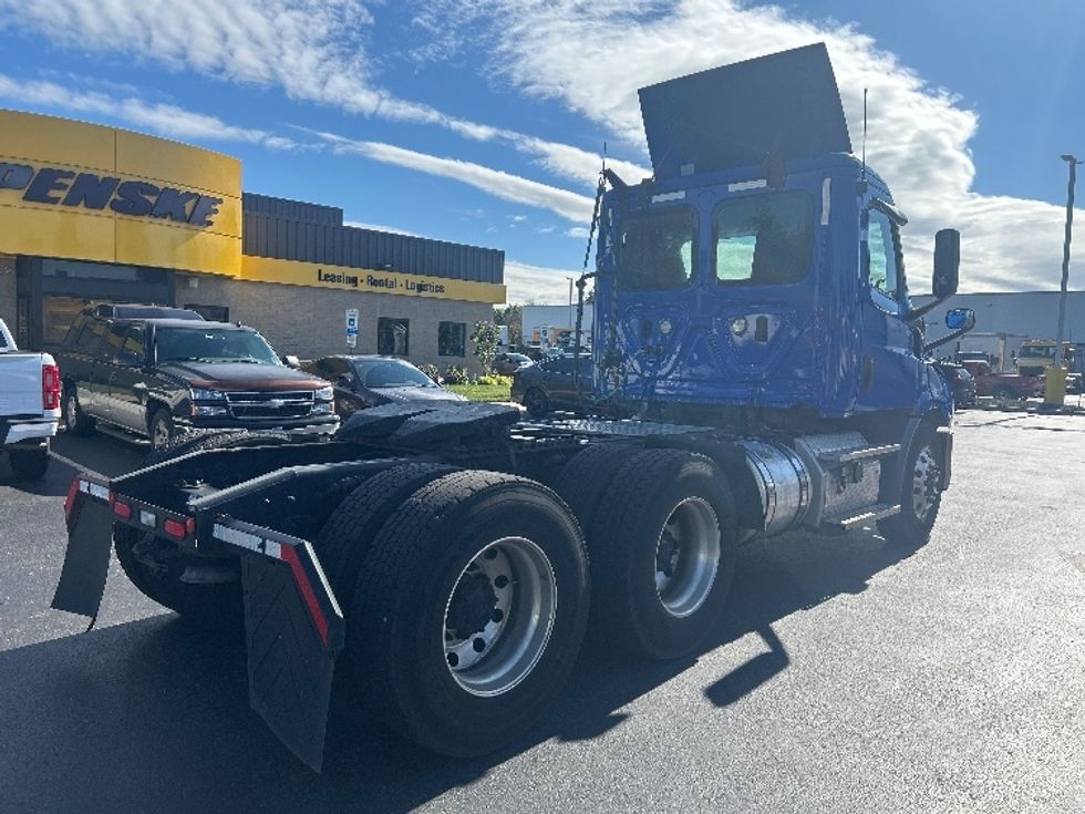 Day Cab Tractor-Heavy Duty Tractors-Freightliner-2019-T11664ST-Swedesboro-NJ-260,389\n\t\tmiles-$ 40,500 - Image 7
