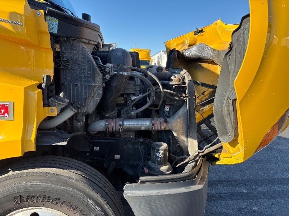 Day Cab Tractor-Heavy Duty Tractors-Freightliner-2019-T11664ST-Swedesboro-NJ-295,521\n\t\tmiles-$ 49,750 - Image 15