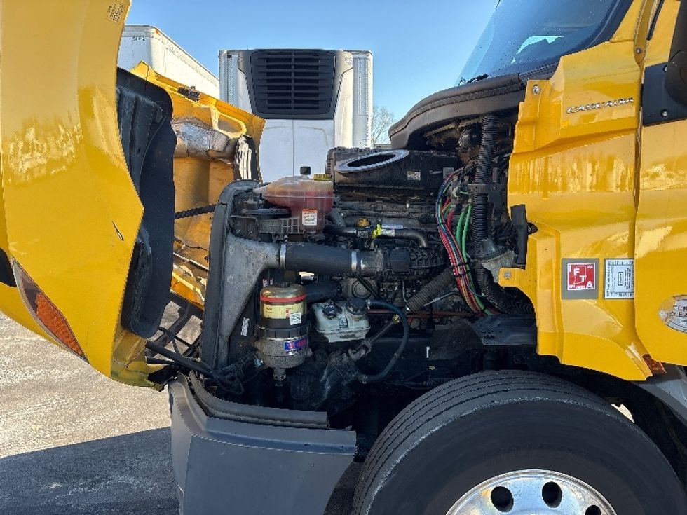 Day Cab Tractor-Heavy Duty Tractors-Freightliner-2019-T11664ST-Swedesboro-NJ-295,521\n\t\tmiles-$ 49,750 - Image 16