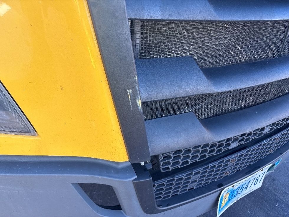 Day Cab Tractor-Heavy Duty Tractors-Freightliner-2019-T11664ST-Swedesboro-NJ-295,521\n\t\tmiles-$ 49,750 - Image 19