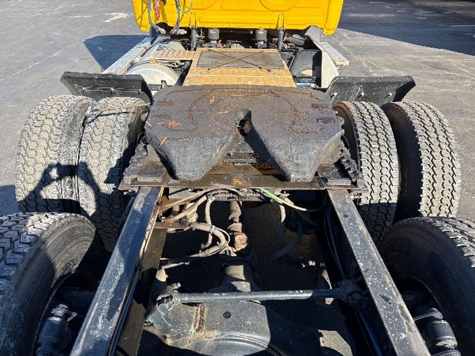 Day Cab Tractor-Heavy Duty Tractors-Freightliner-2019-T11664ST-Swedesboro-NJ-295,521\n\t\tmiles-$ 49,750 - Image 6