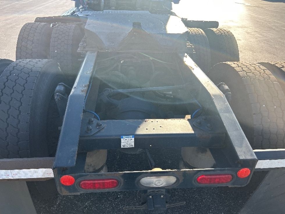 Day Cab Tractor-Heavy Duty Tractors-Freightliner-2019-T11664ST-Swedesboro-NJ-297,528\n\t\tmiles-$ 44,000 - Image 6