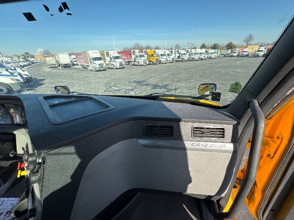 Day Cab Tractor-Heavy Duty Tractors-Freightliner-2019-T11664ST-Swedesboro-NJ-315,683\n\t\tmiles-$ 48,750 - Image 13