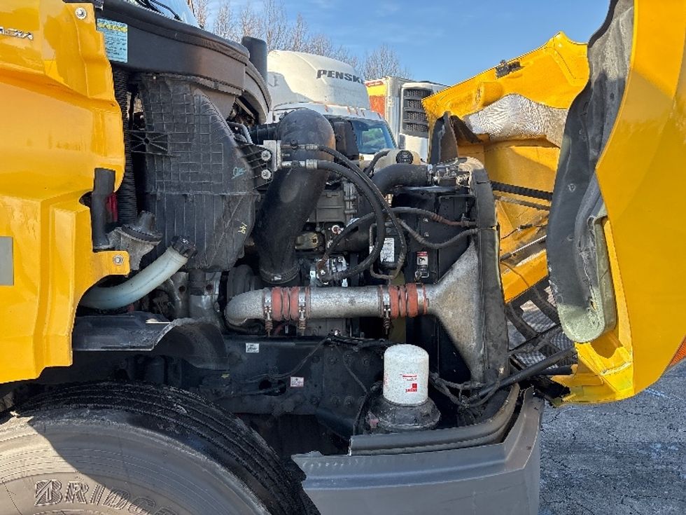 Day Cab Tractor-Heavy Duty Tractors-Freightliner-2019-T11664ST-Swedesboro-NJ-315,683\n\t\tmiles-$ 48,750 - Image 15