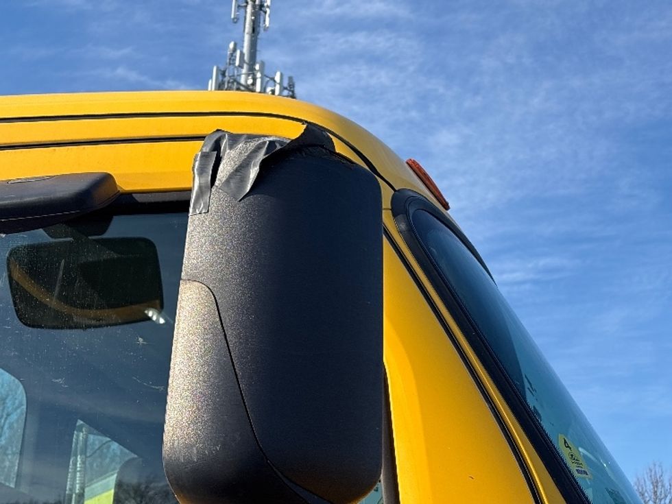 Day Cab Tractor-Heavy Duty Tractors-Freightliner-2019-T11664ST-Swedesboro-NJ-315,683\n\t\tmiles-$ 48,750 - Image 18