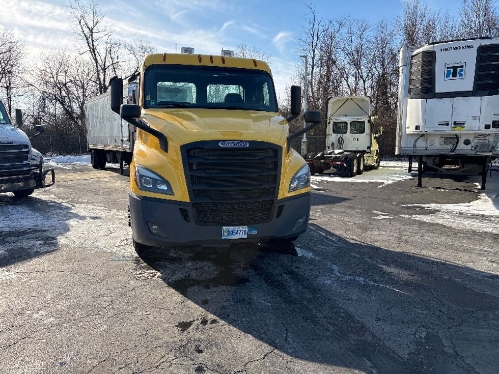 Day Cab Tractor-Heavy Duty Tractors-Freightliner-2019-T11664ST-Swedesboro-NJ-315,683\n\t\tmiles-$ 48,750 - Image 2