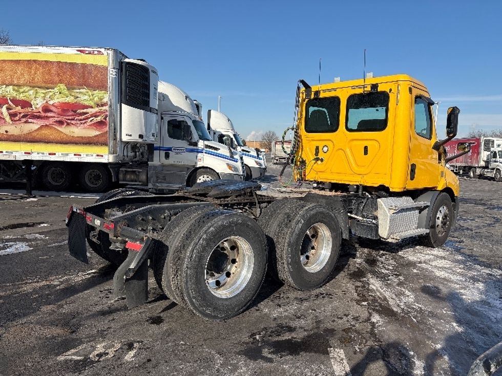 Day Cab Tractor-Heavy Duty Tractors-Freightliner-2019-T11664ST-Swedesboro-NJ-315,683\n\t\tmiles-$ 48,750 - Image 7