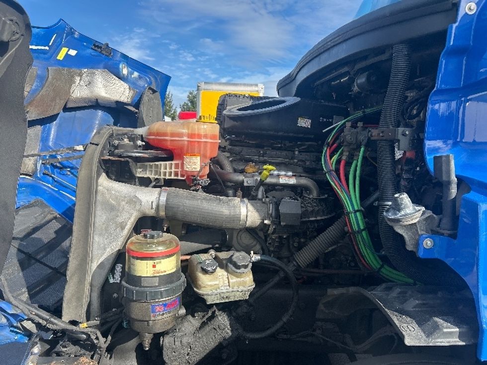 Day Cab Tractor-Heavy Duty Tractors-Freightliner-2019-T11664ST-Swedesboro-NJ-328,757\n\t\tmiles-$ 37,250 - Image 16