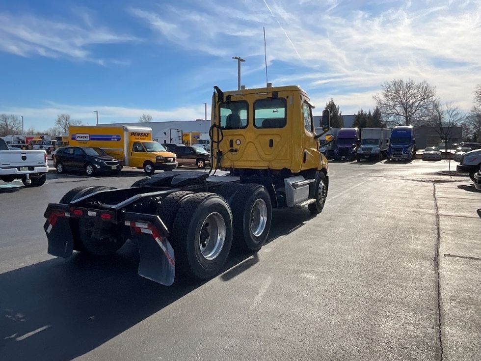 Day Cab Tractor-Heavy Duty Tractors-Freightliner-2019-T11664ST-Swedesboro-NJ-369,159\n\t\tmiles-$ 43,250 - Image 7