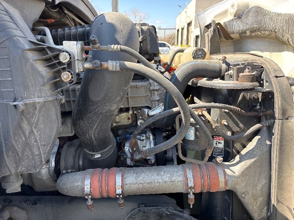 Day Cab Tractor-Heavy Duty Tractors-Freightliner-2019-T11664ST-Toledo-OH-448,995\n\t\tmiles-$ 39,500 - Image 14